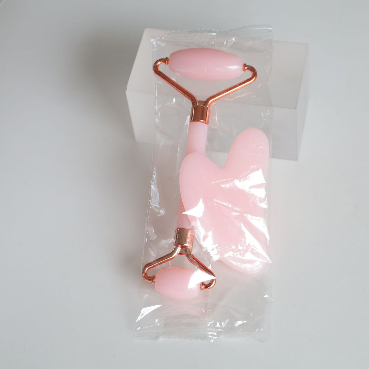 Facial Massager(Obsidian Facial Massage & Cryotherapy Set)
