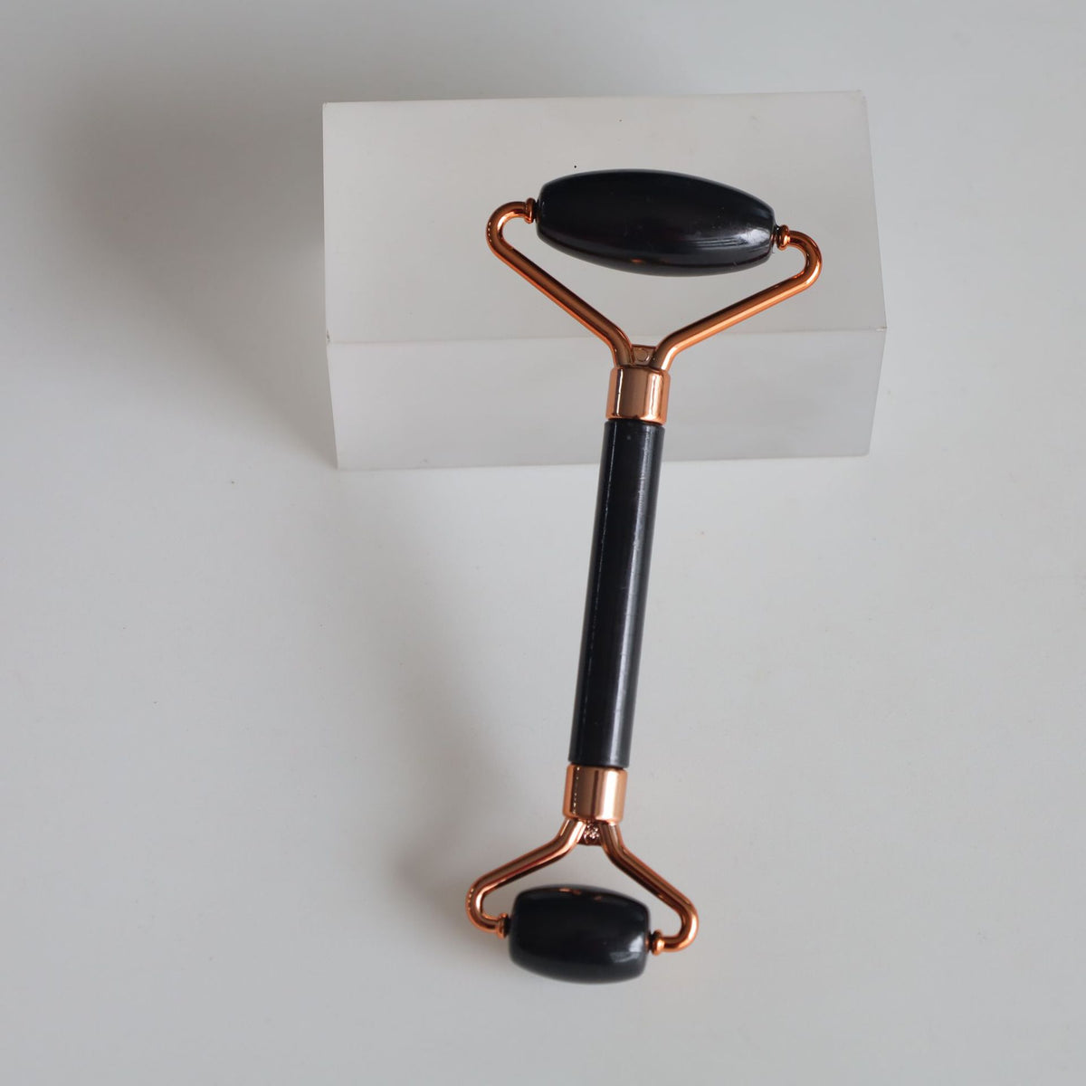Facial Massager(Obsidian Facial Massage & Cryotherapy Set)